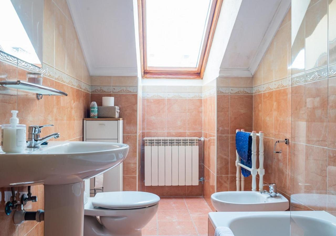 Apartamento Irene Centrico Con Wifi Y Parking Coche Tamano Medio Cangas De Onis Bagian luar foto